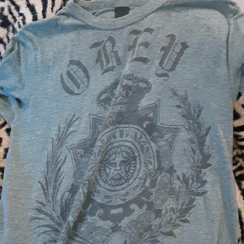 Obey tshirt